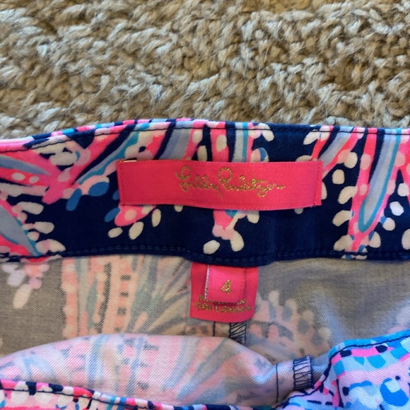 Lilly Pulitzer printed side zip shorts - Picture 6 of 6